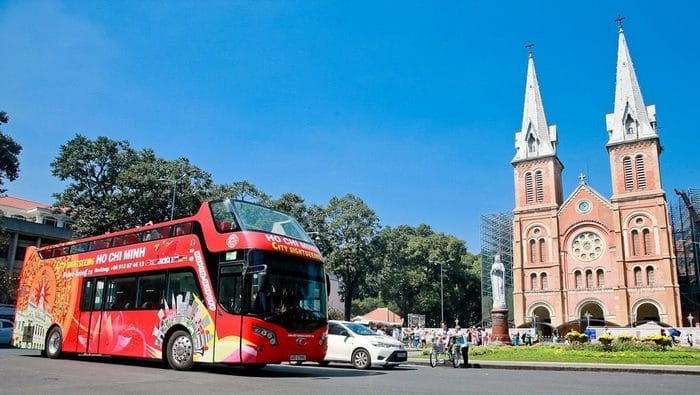 Cách dùng get around phổ biến nhất là nói về giao thông, phương tiện hoặc khả năng di chuyển của một cá nhân