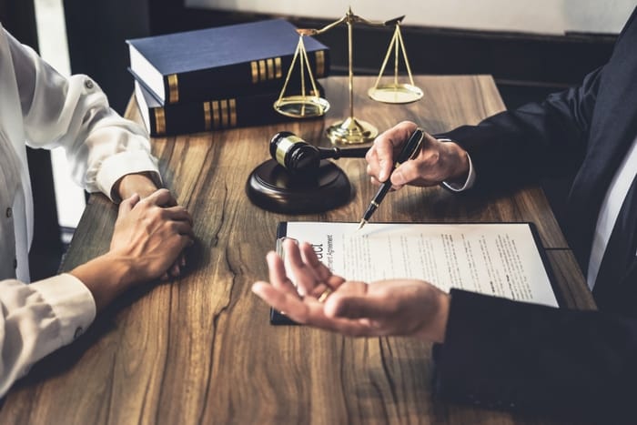 Get away with không phù hợp với các văn bản pháp lý, báo cáo học thuật