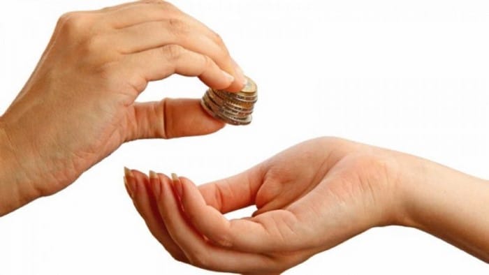 Get back còn được dùng với nghĩa “lấy lại thứ gì đó” từng thuộc về mình
