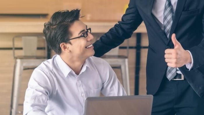 Get in có thể sử dụng trong môi trường để nói về việc nộp/gửi tài liệu, hồ sơ cho ai đó