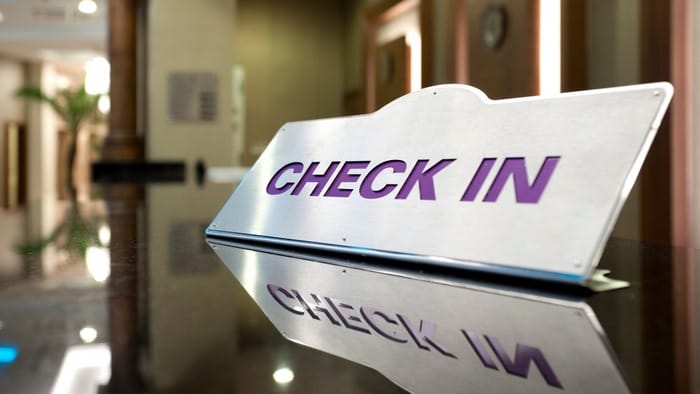 Check in là gì