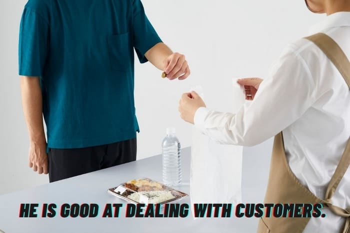 Cấu trúc Deal with + someone thể hiện cách ứng xử hoặc giao thiệp/cư xử/đối phó/làm việc với ai đó