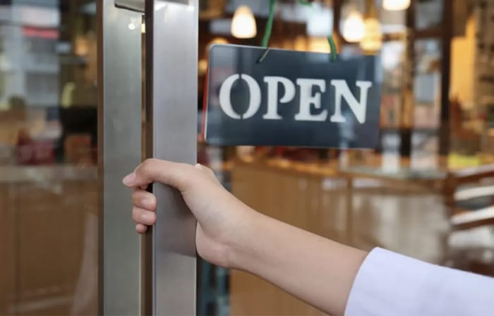 Go into có nghĩa cơ bản nhất là đi vào một không gian nào đó