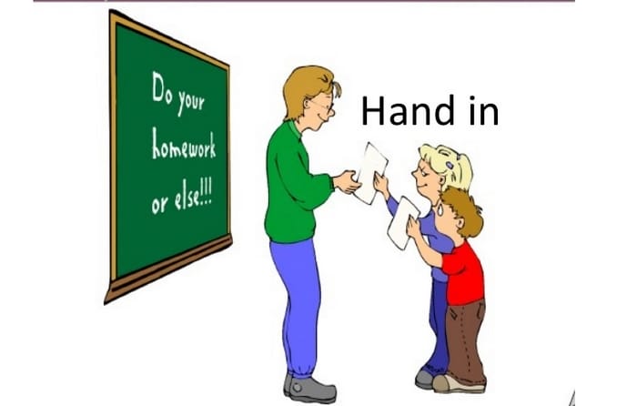 Hand in là một phrasal verb (cụm động từ, có nghĩa cơ bản là nộp bài tập, tài liệu,…