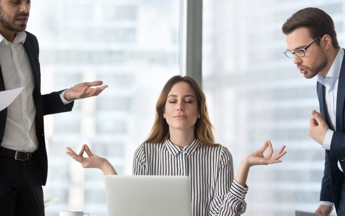 Khi muốn dùng Set aside với nghĩa bỏ qua, không để tâm đến co thể thay thế bằng Ignore