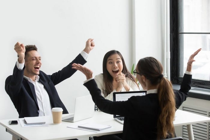 Cấu trúc “Turn one’s life around” thể hiện một người đã có nhiều thay đổi trong cuộc sống