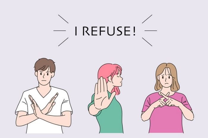 Refuse có thể dùng thay thế Turn down khi mang nghĩa “từ chối”