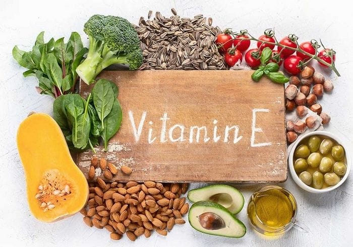 Vitamin E cũng là dưỡng chất quan trọng, tốt với các tế bào mắt