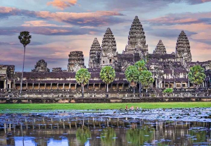 Quần thể kiến trúc đền Angkor Wat tại Campuchia